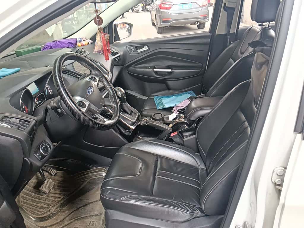 Ford Kuga, 2015 12