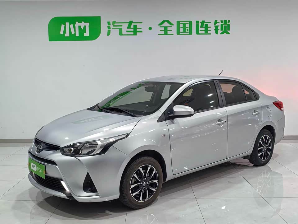 Toyota YARiS L to enjoy