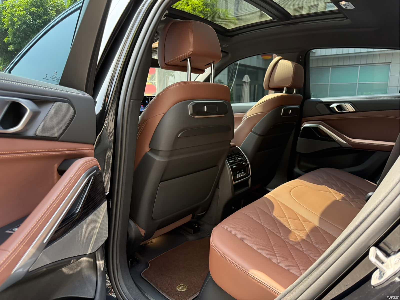 BMW X6, 2024 11