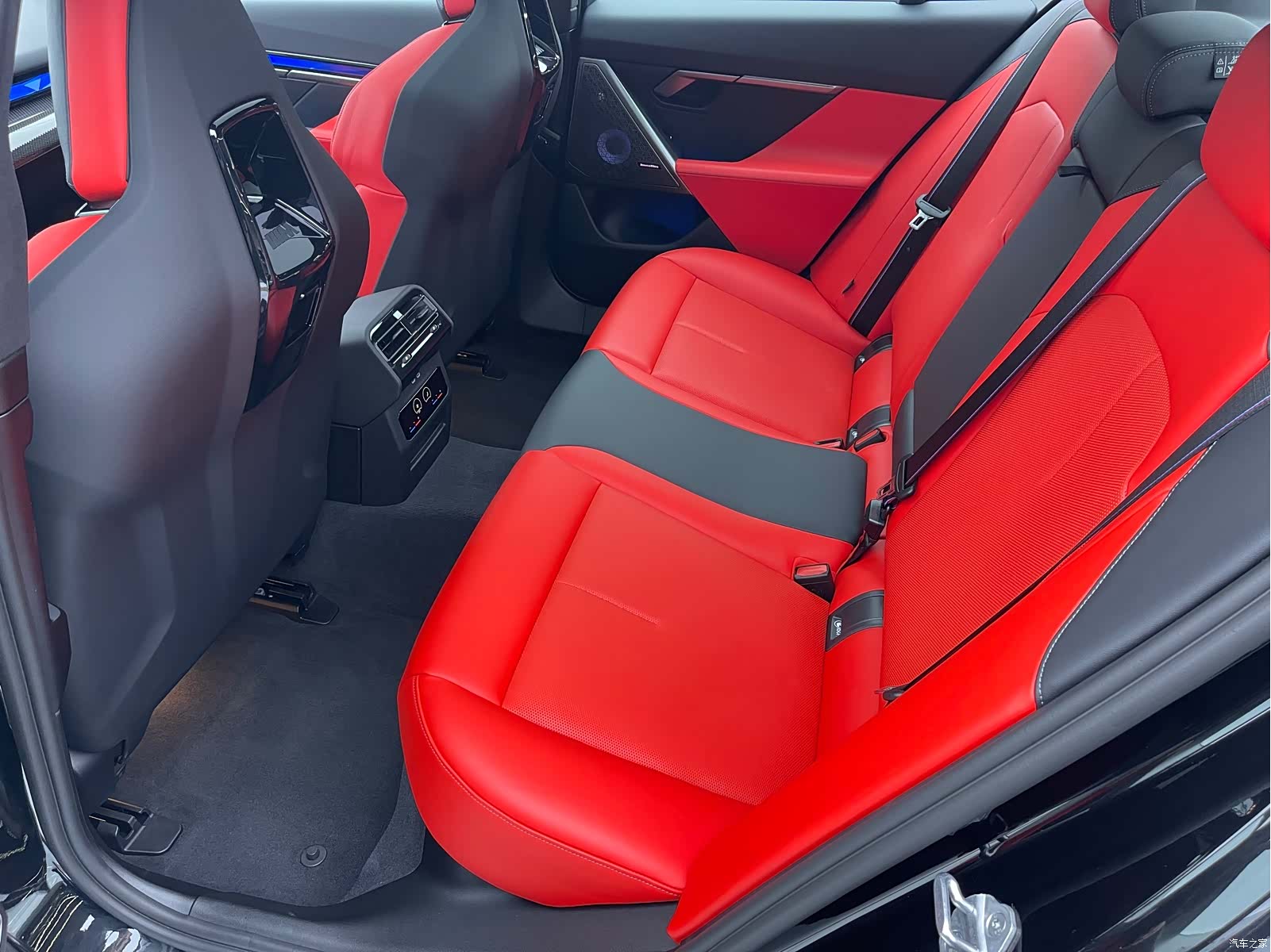 BMW M5, 2025 9