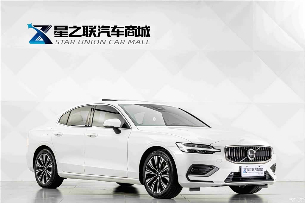 Volvo S60, 2024 все фото