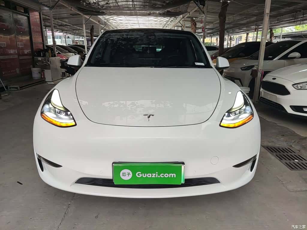 Tesla Model Y, 2021 3