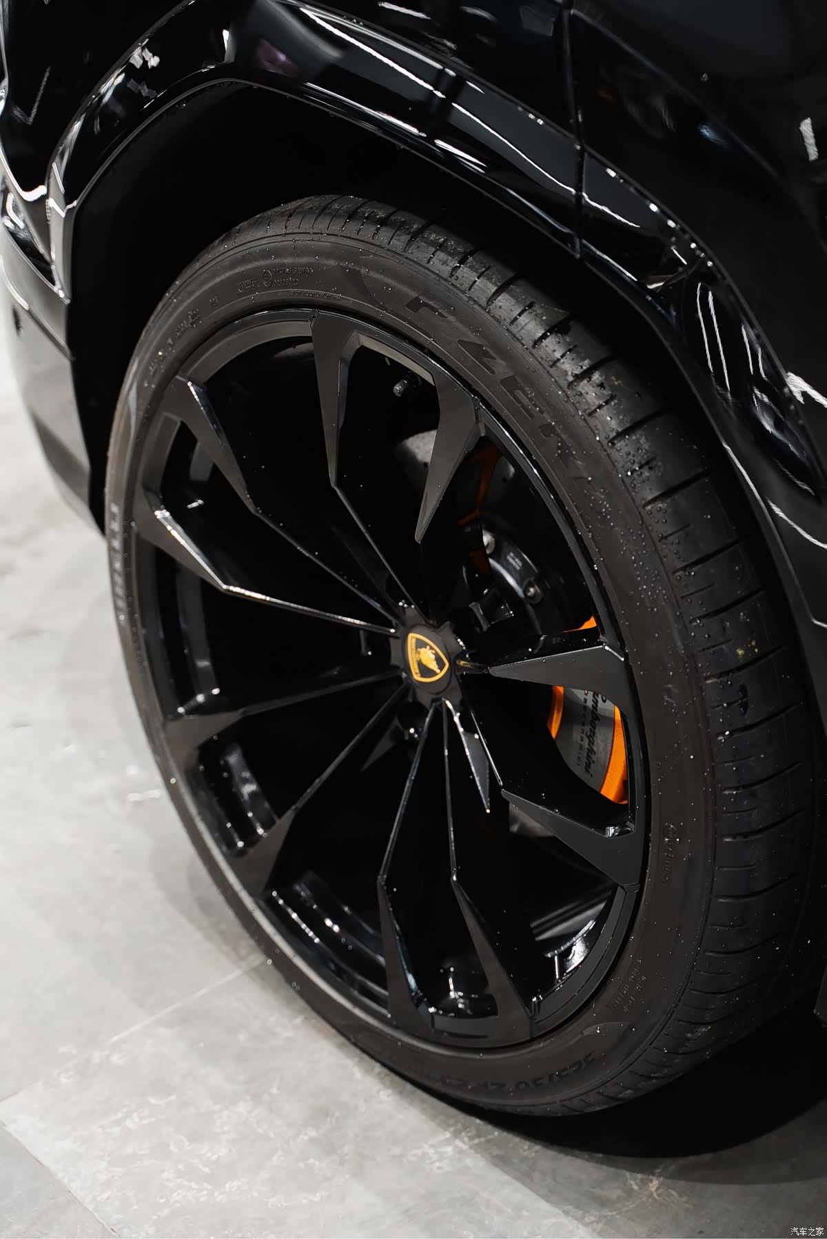 Lamborghini Urus, 2022 все фото