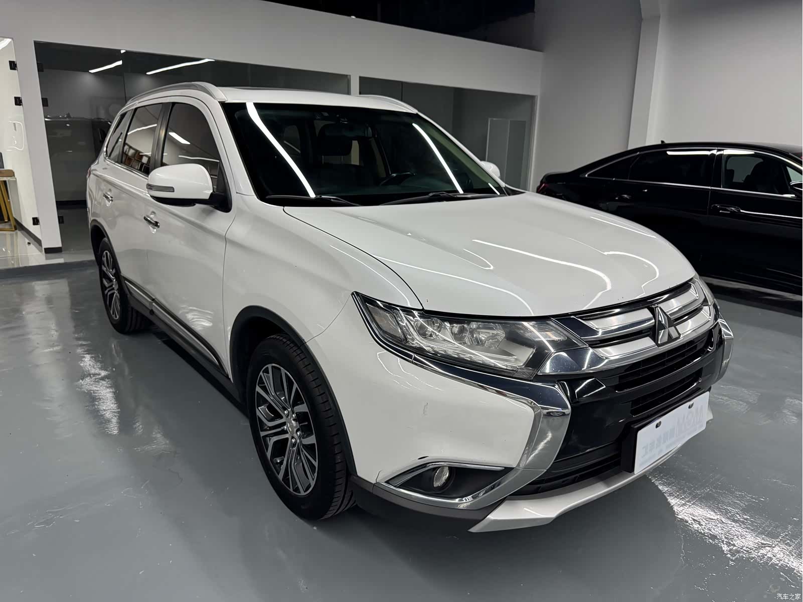 Mitsubishi Outlander, 2018 3