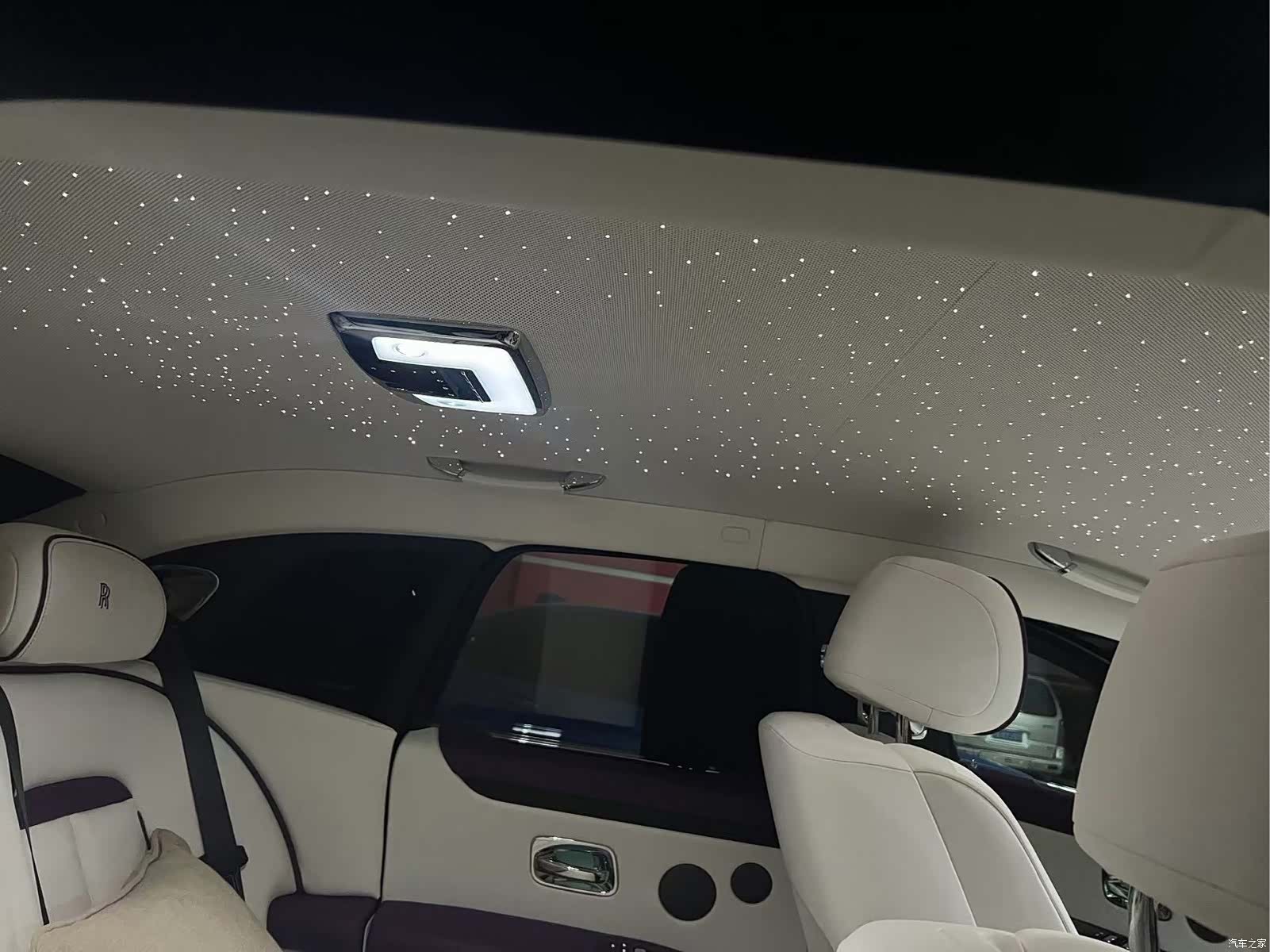 Rolls-Royce Ghost, 2022 16