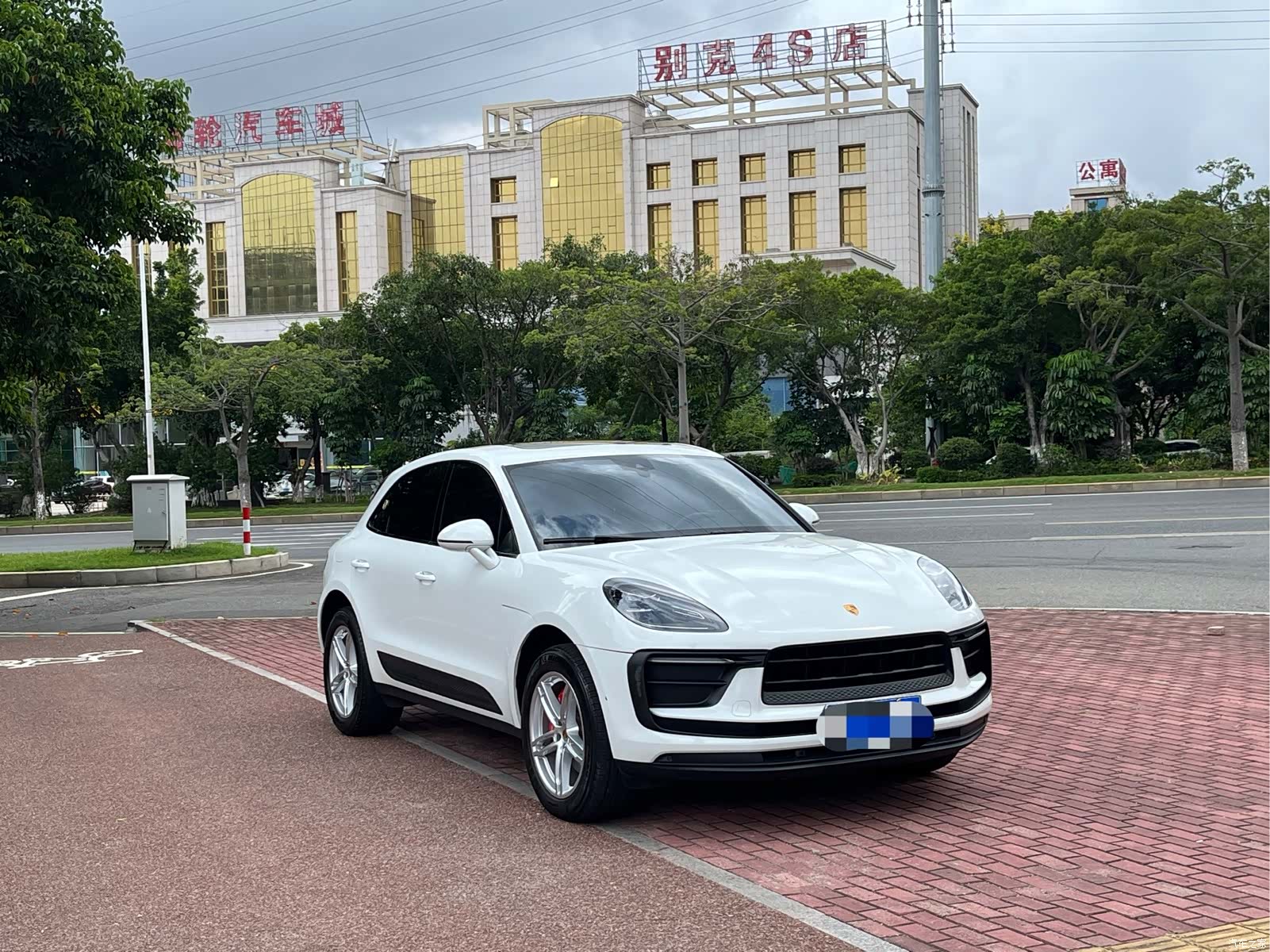 Porsche Macan, 2023 3
