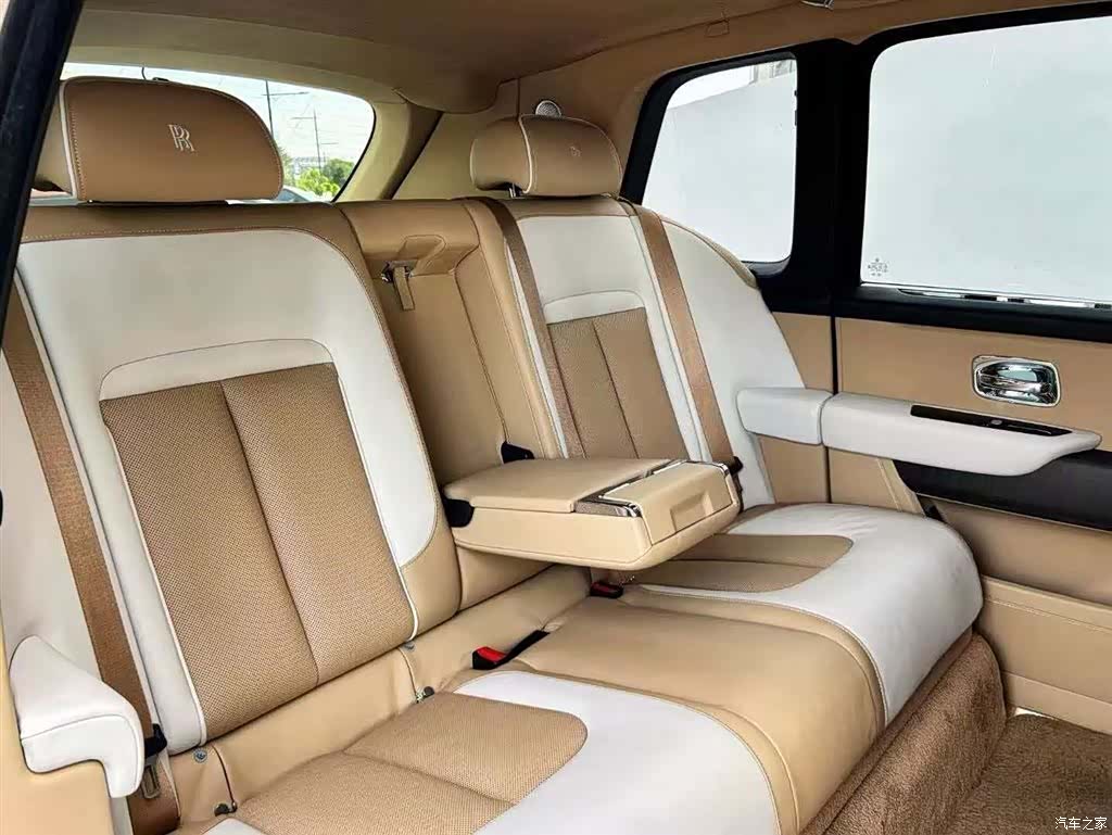 Rolls-Royce Cullinan, 2019 11