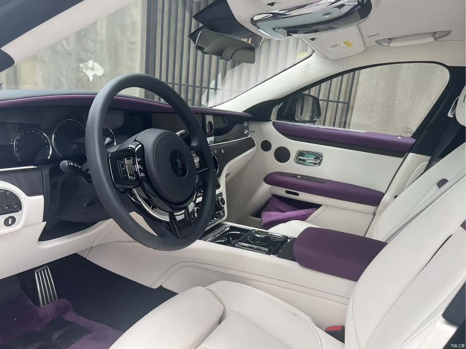 Rolls-Royce Ghost, 2022 7