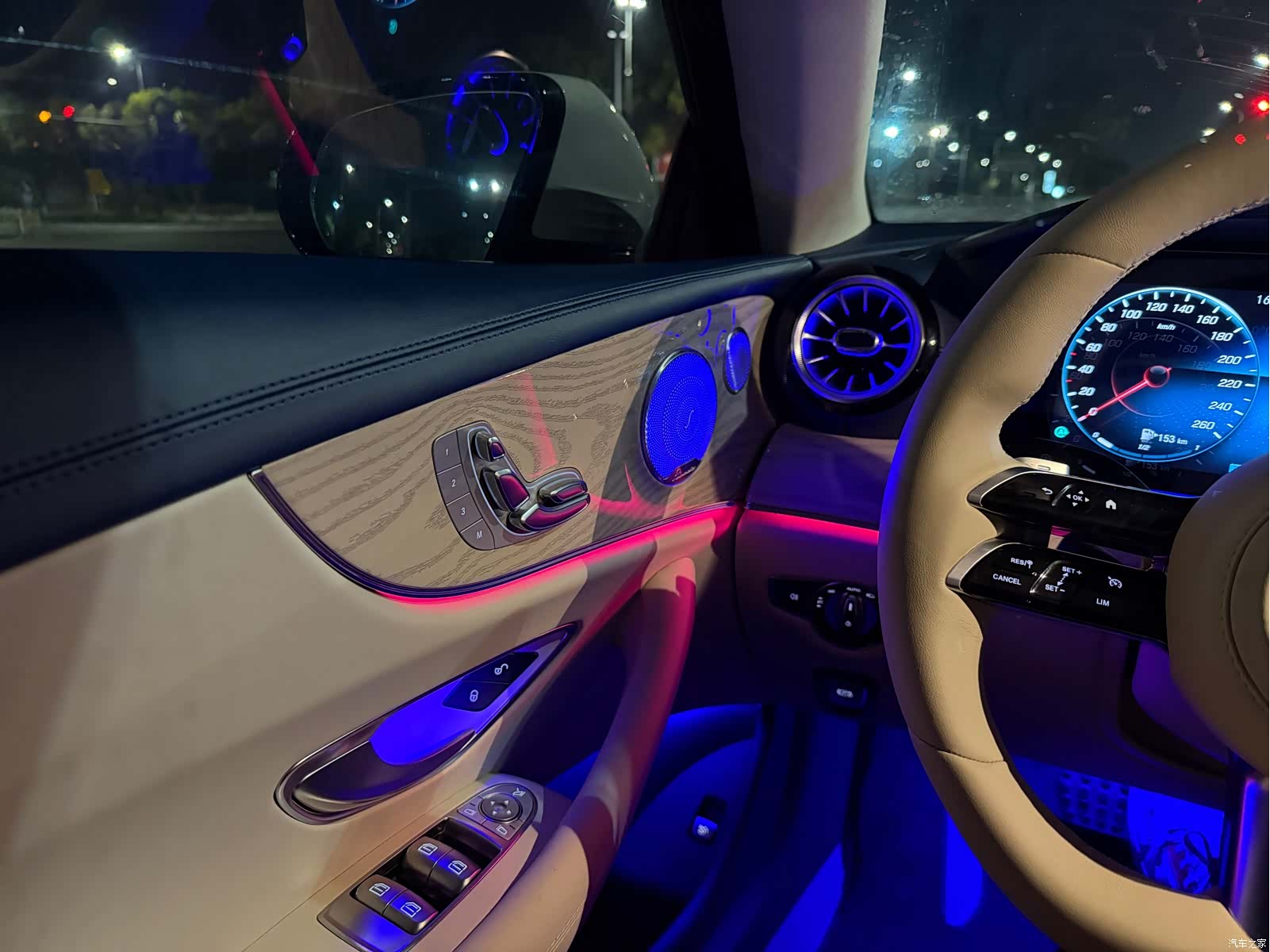 Mercedes-Benz E-Class, 2023 18