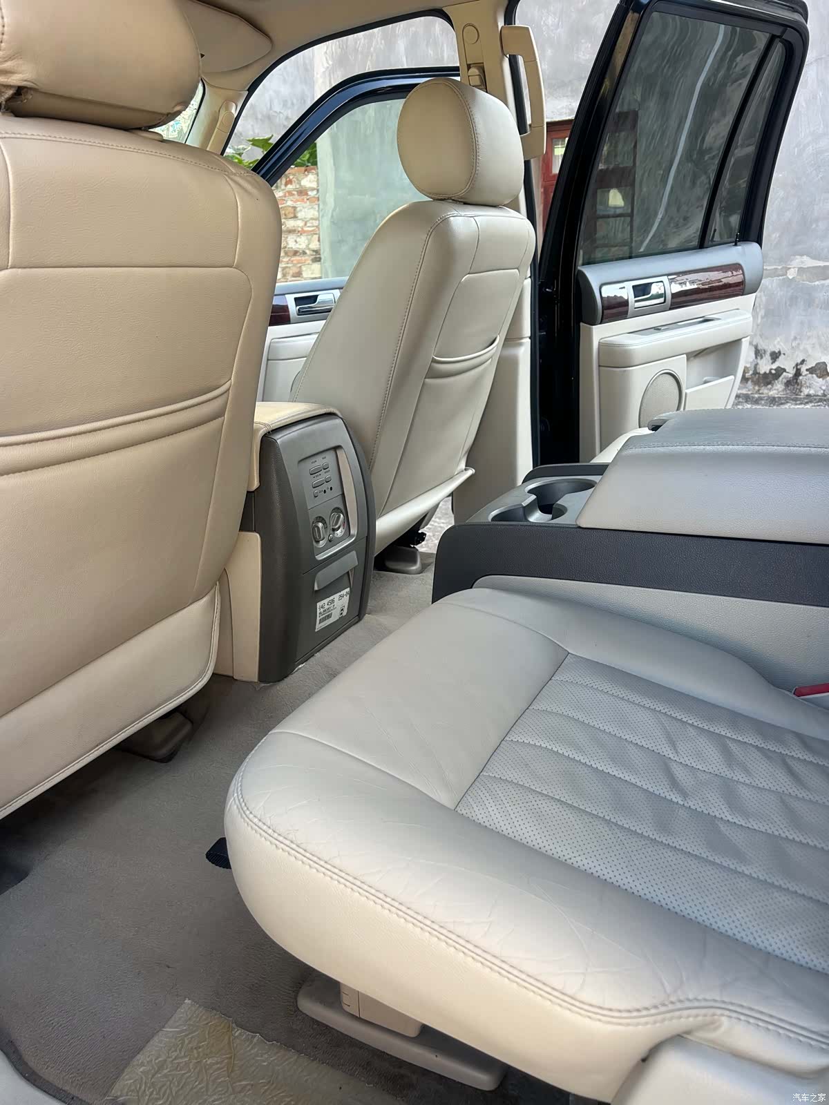 Lincoln Navigator, 2005 11