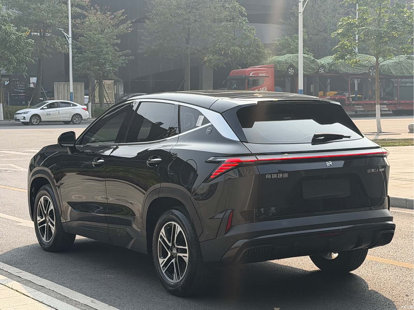 Jetour L6, 2024 4