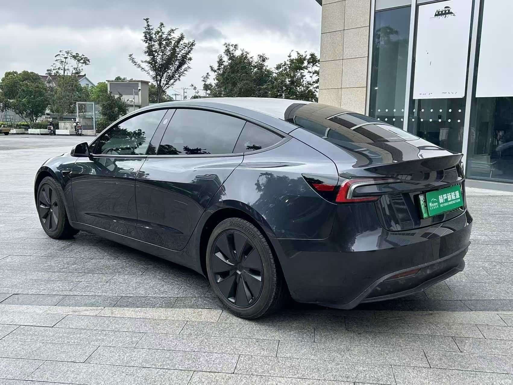 Tesla Model 3, 2025 9