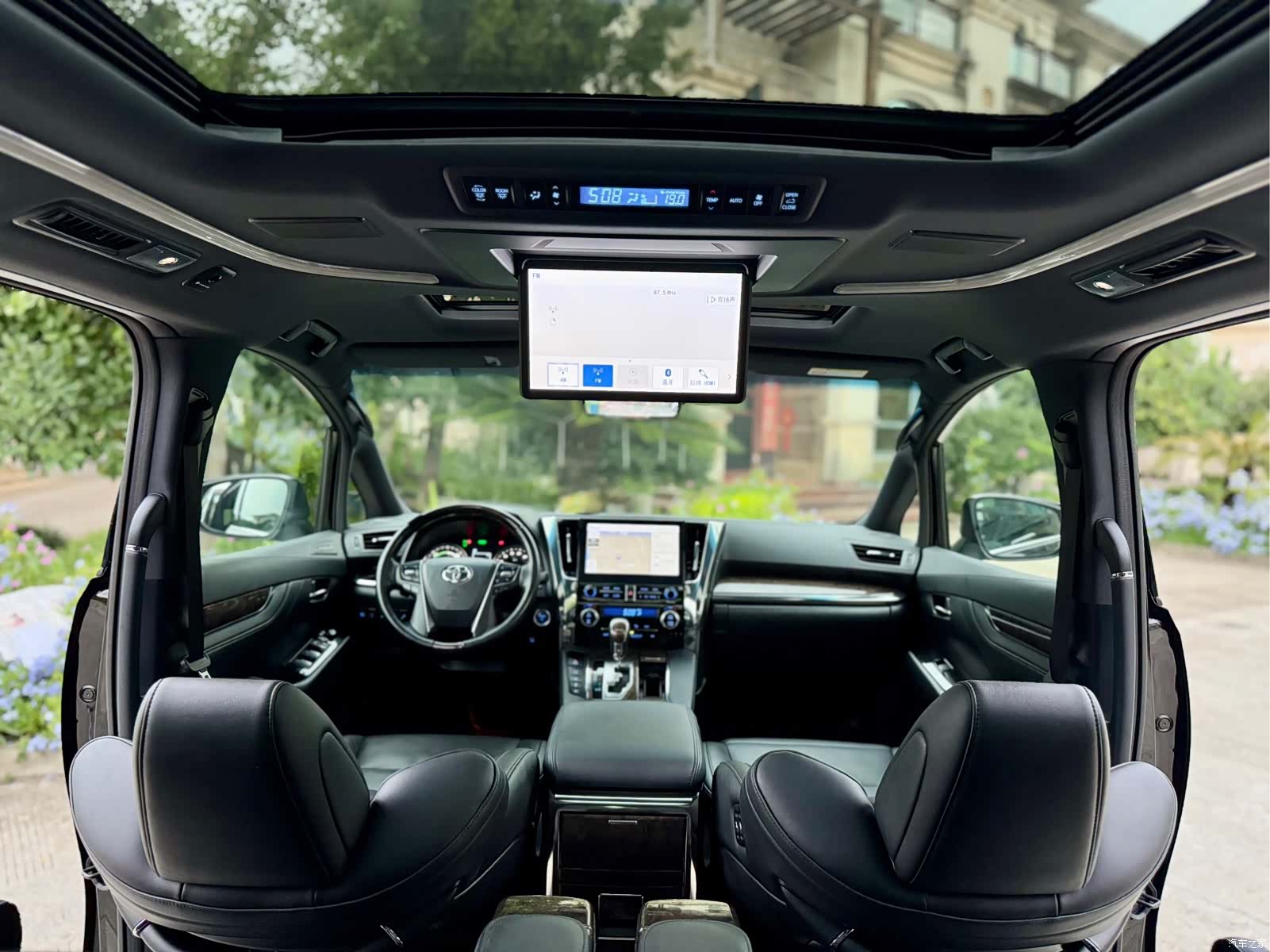 Toyota Vellfire, 2023 14