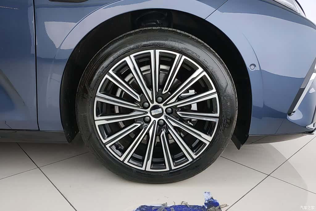 Geely 8, 2025 6