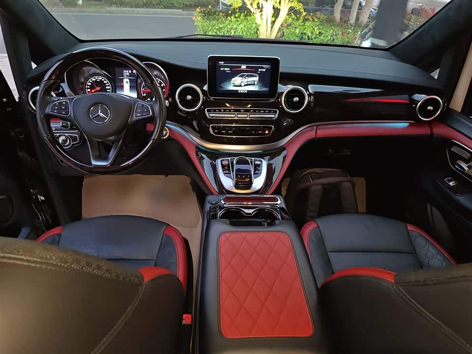 Mercedes-Benz V-class