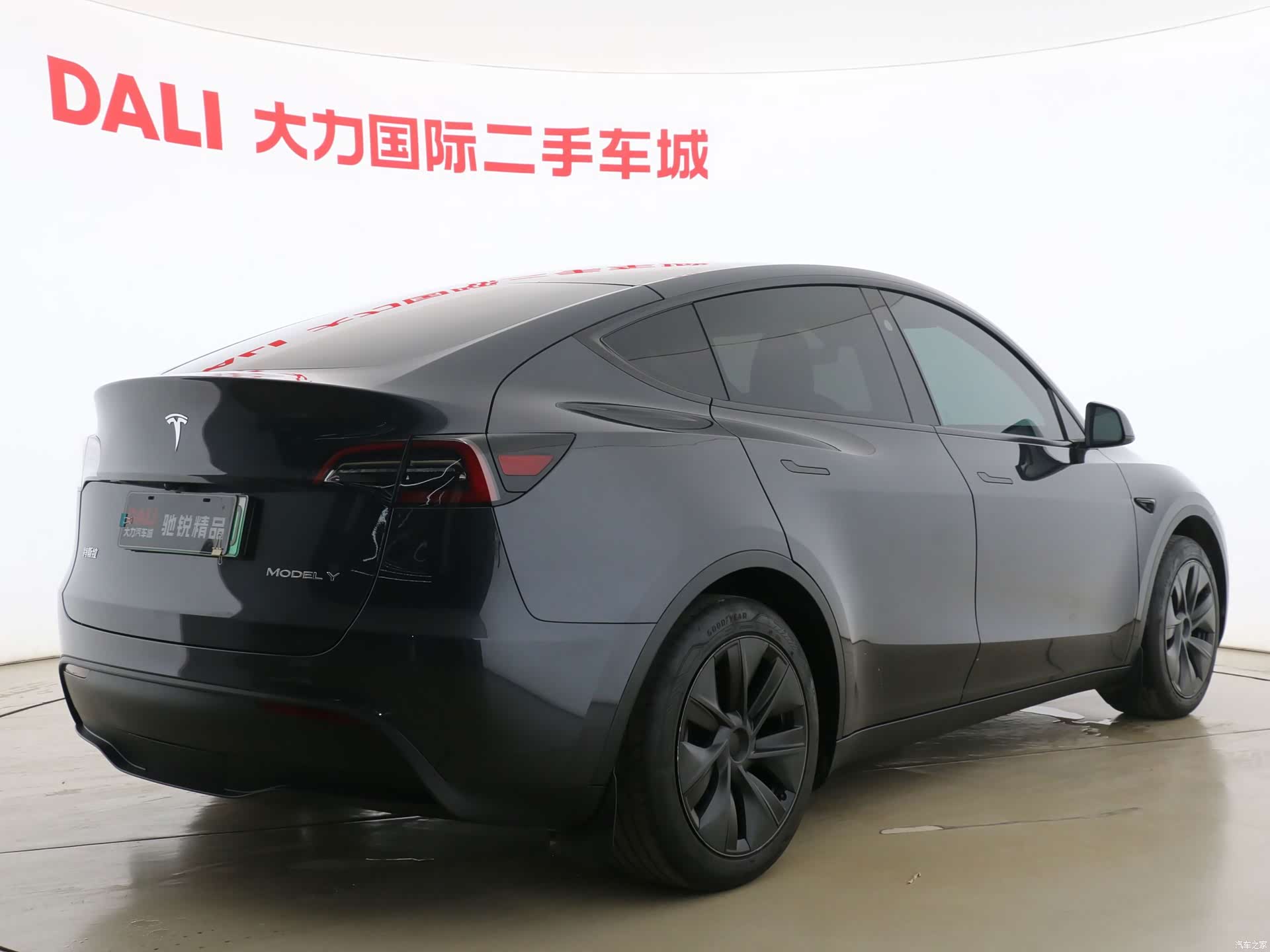 Tesla Model Y, 2025 7