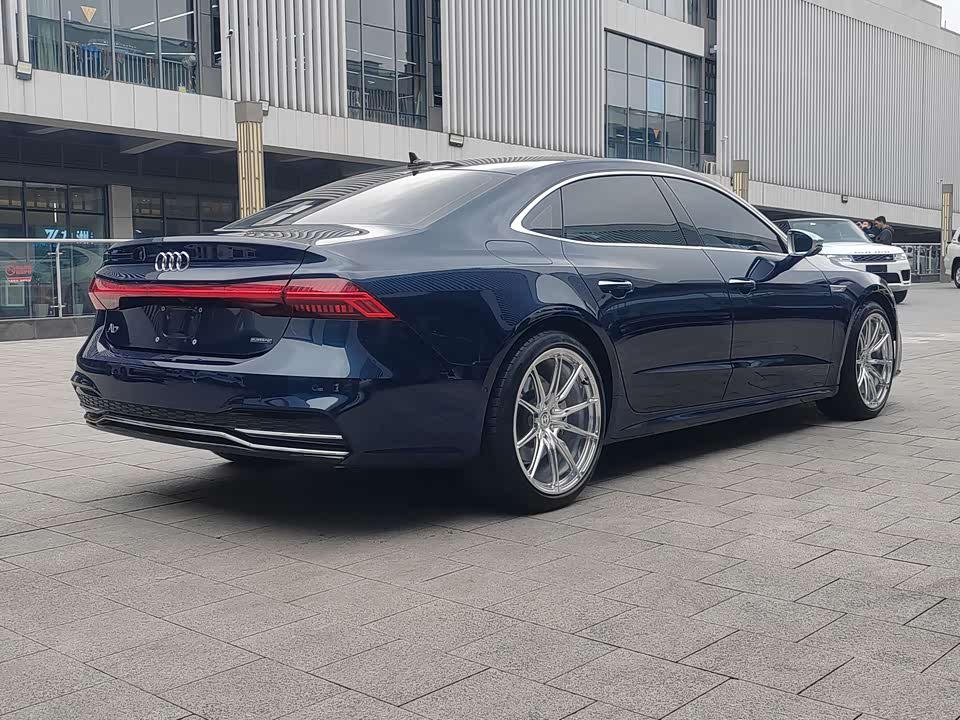 Audi A7L