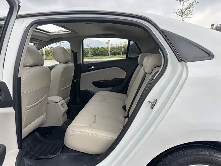Aeolus L60 2015 1.8L МКПП xin xiang xing