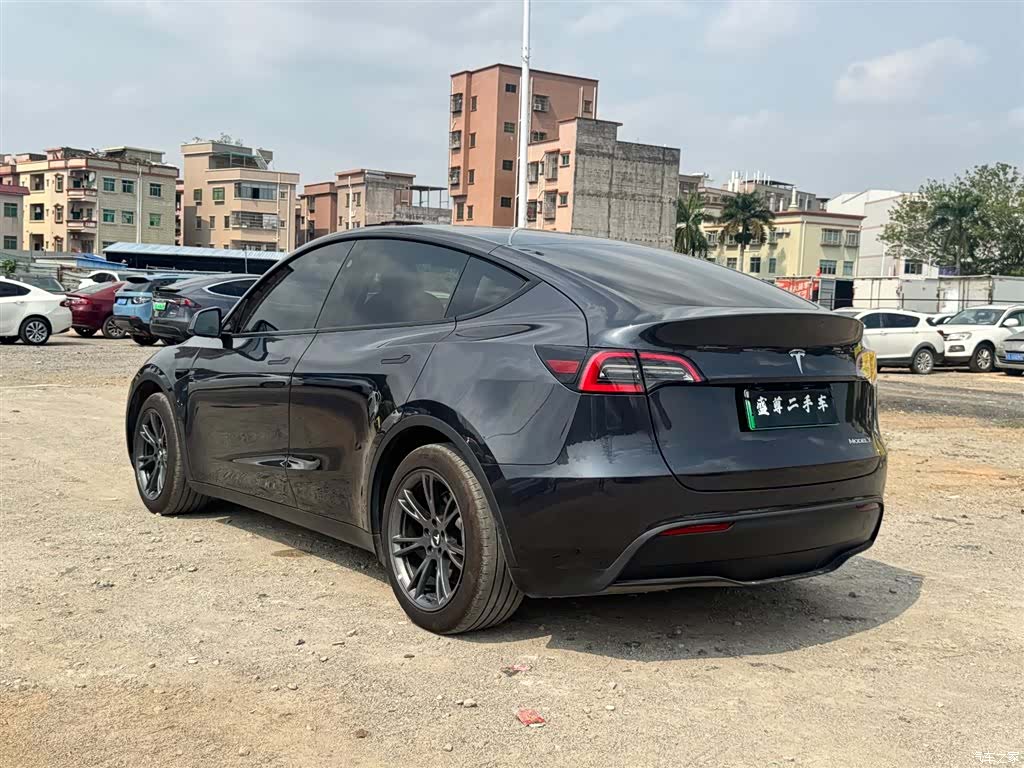 Tesla Model Y, 2024 7