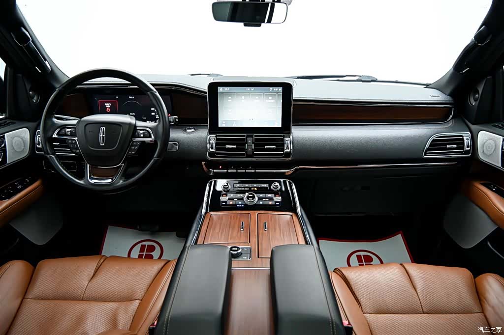 Lincoln Navigator, 2020 13