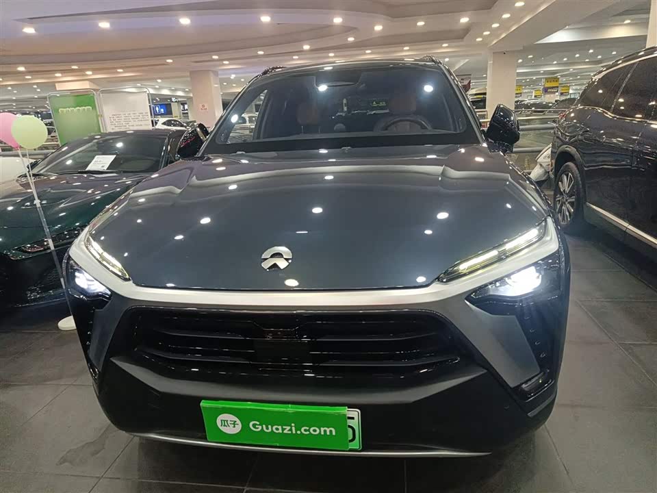 NIO ES8