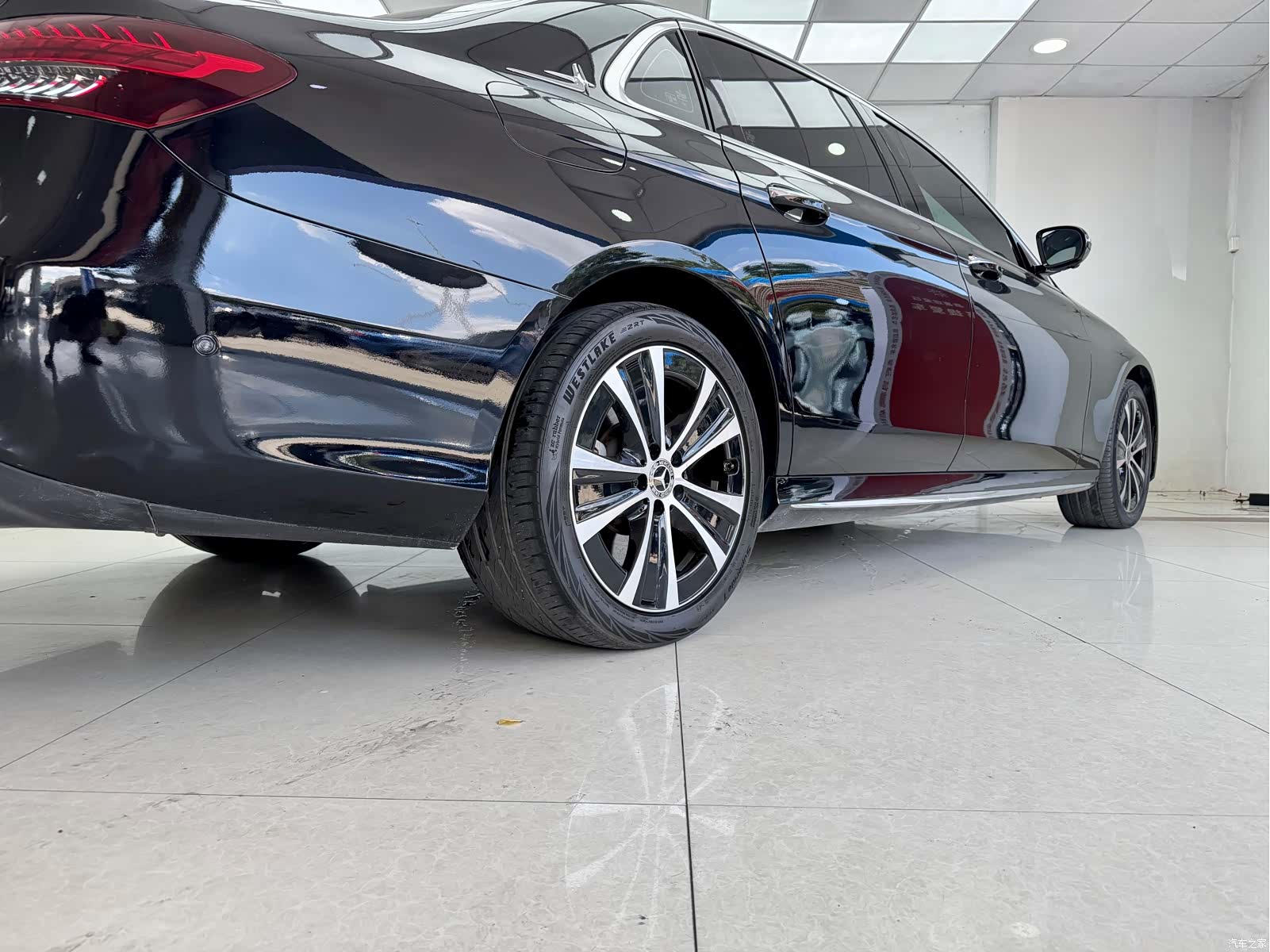 Mercedes-Benz E-Class, 2023 21