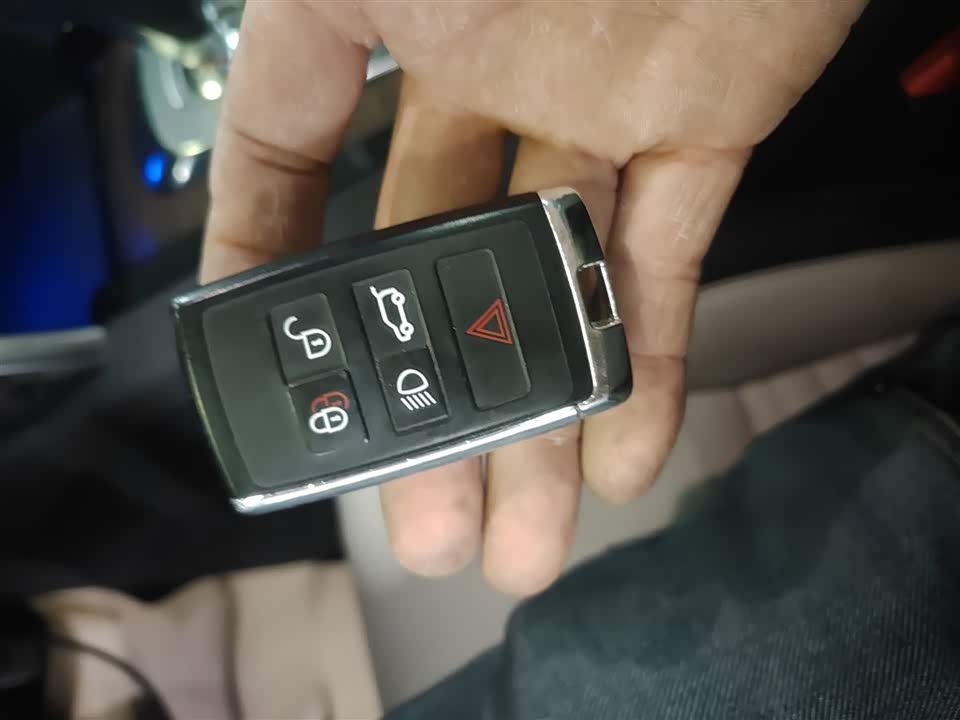 Land Rover Discover sports