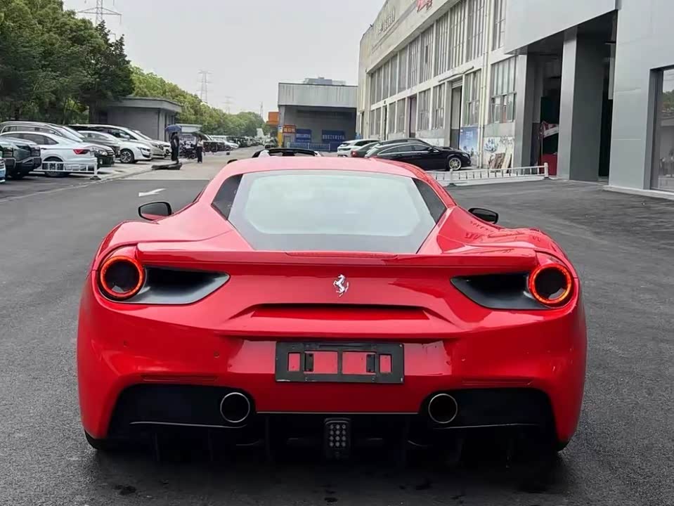 Ferrari 488