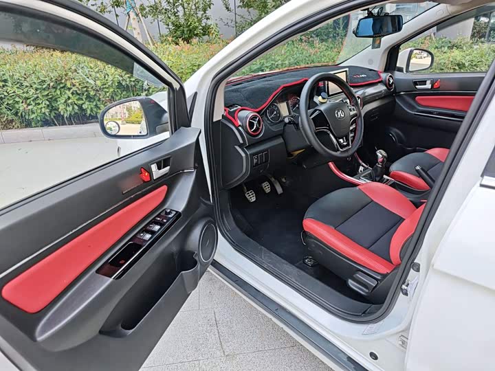 BAIC Senova X25 2015 1.5L МКПП Комфорт