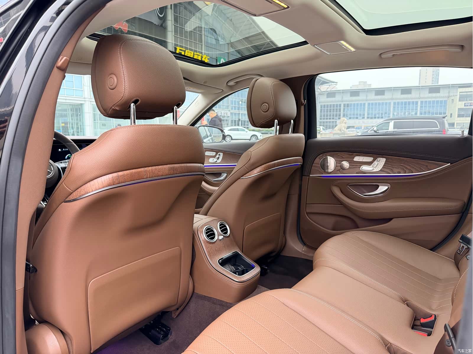 Mercedes-Benz E-Class, 2023 12