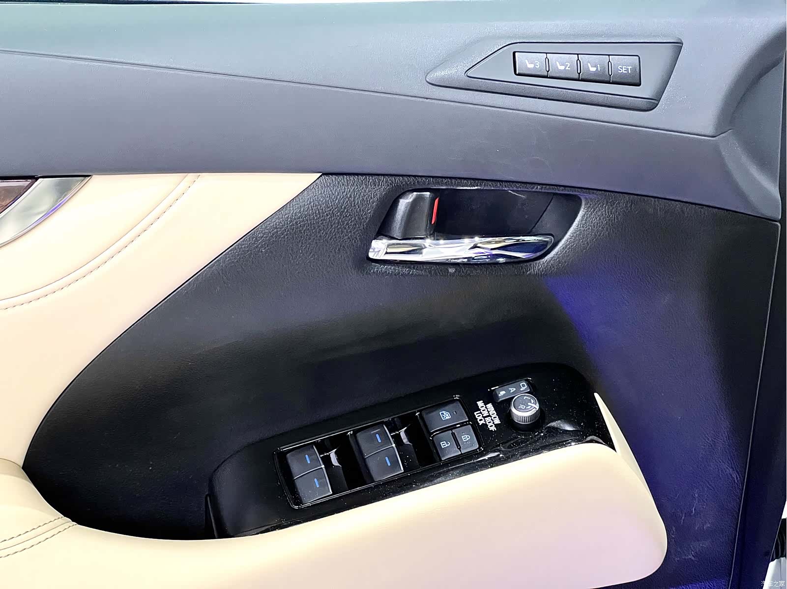 Toyota Alphard, 2023 19