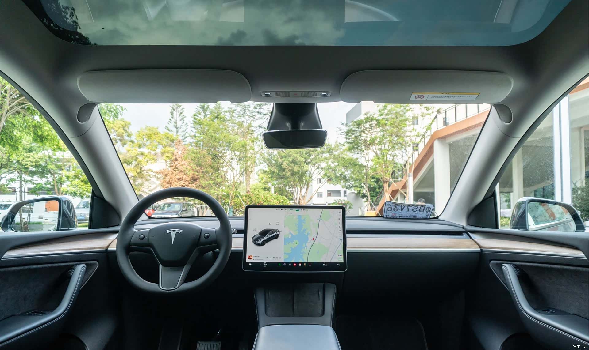Tesla Model Y, 2021 3