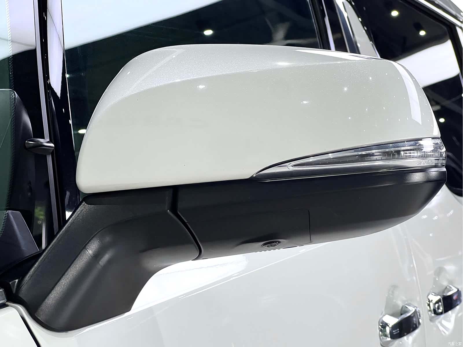 Toyota Alphard, 2023 12
