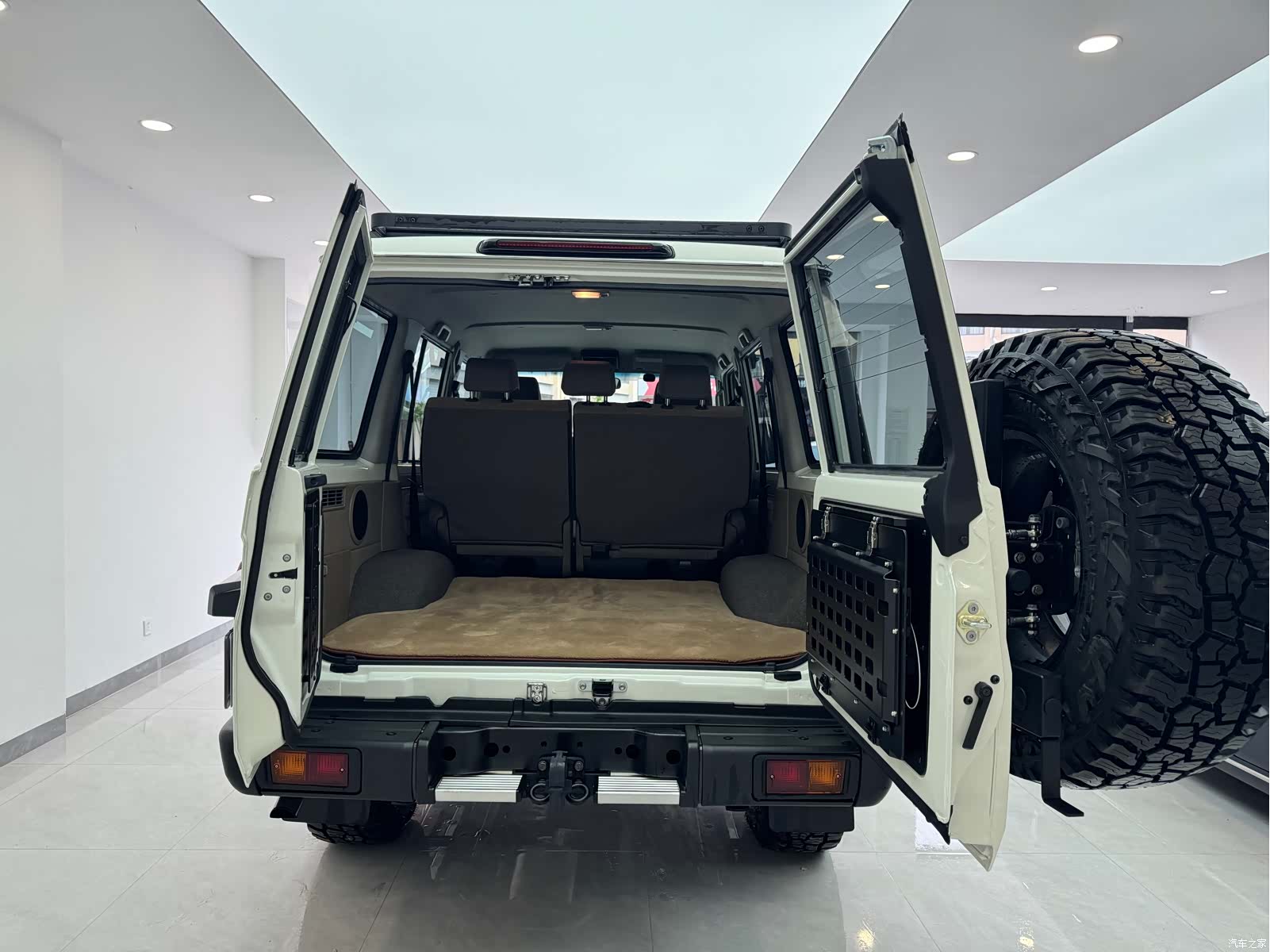 Toyota Prado, 2025 11