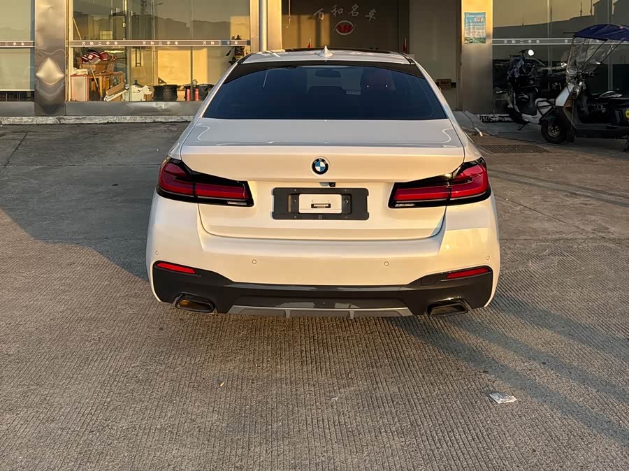 BMW 5 Series 2023, фото 4