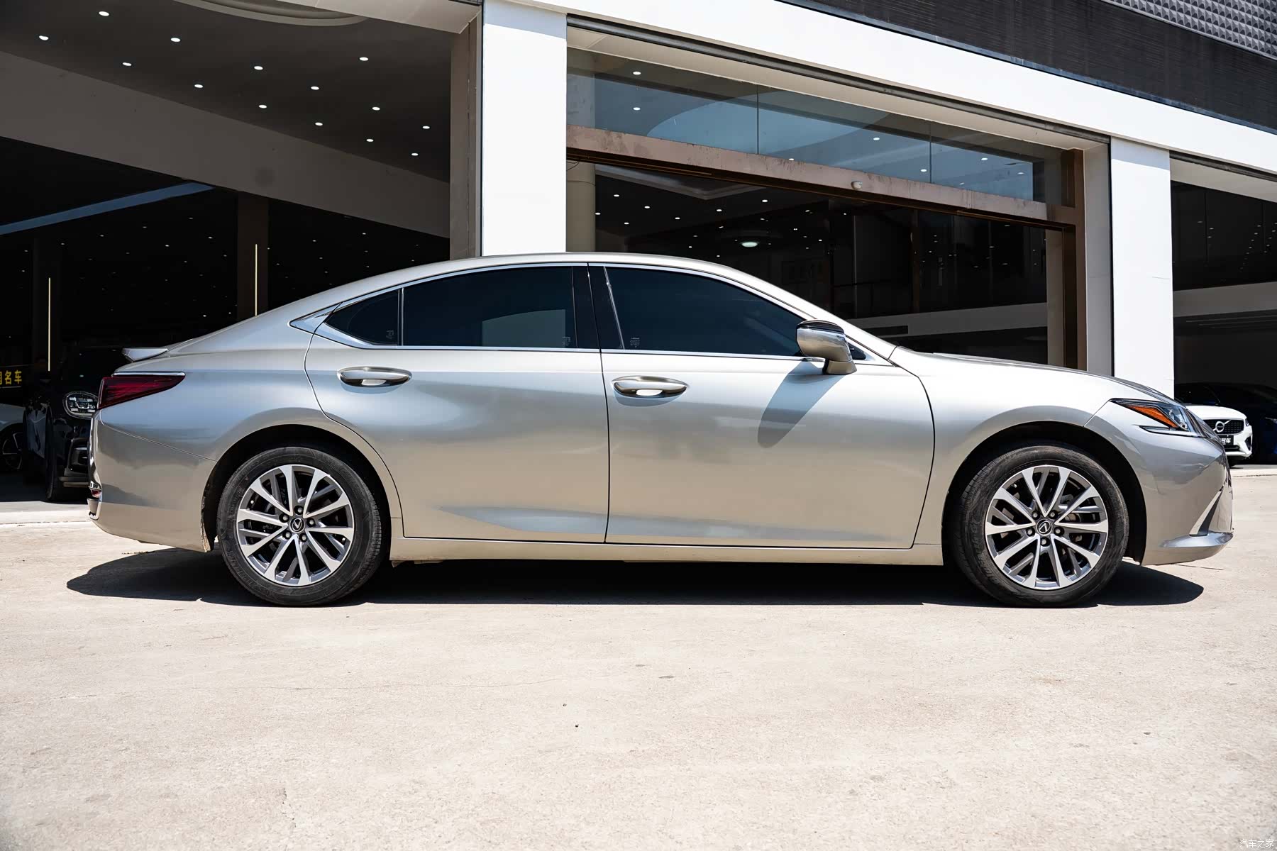 Lexus ES, 2023 7