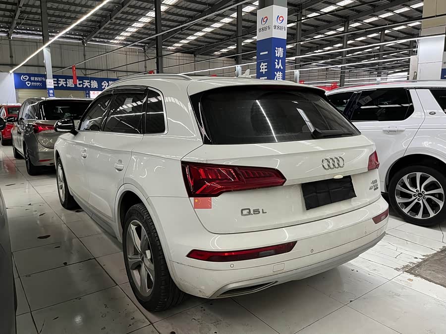 Audi Q5L 2019, фото 9