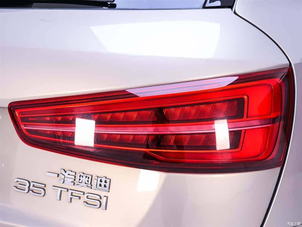 Audi Q3, 2019 9