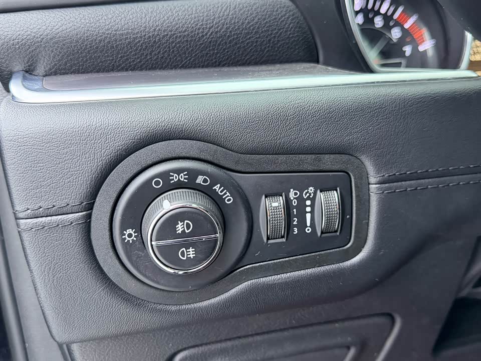 Jeep Grand Commander