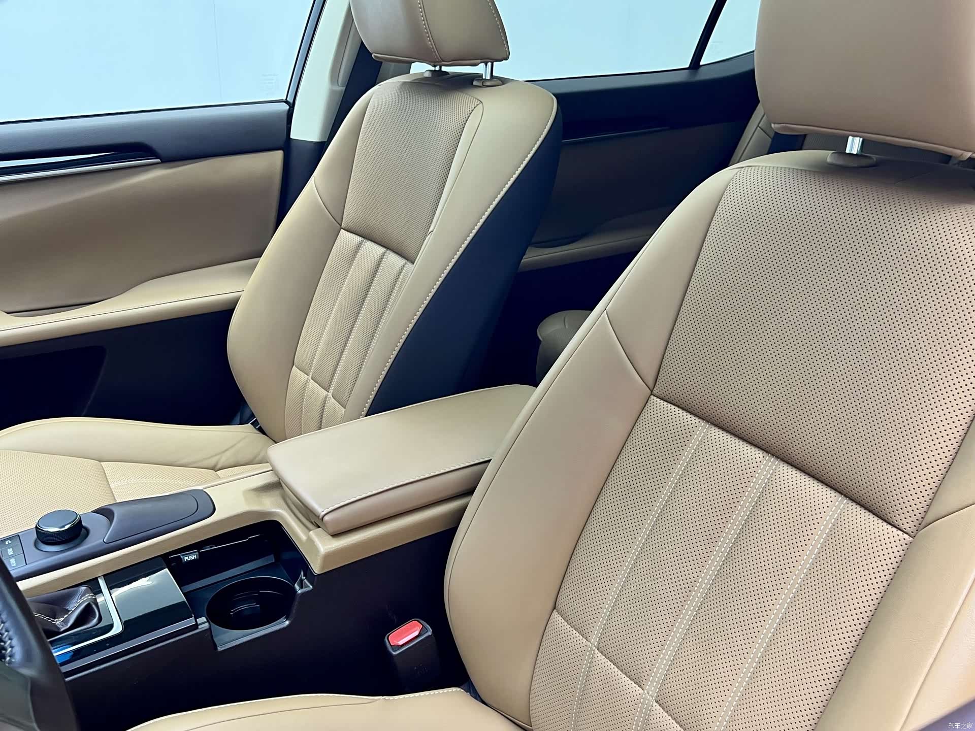 Lexus ES, 2018 22
