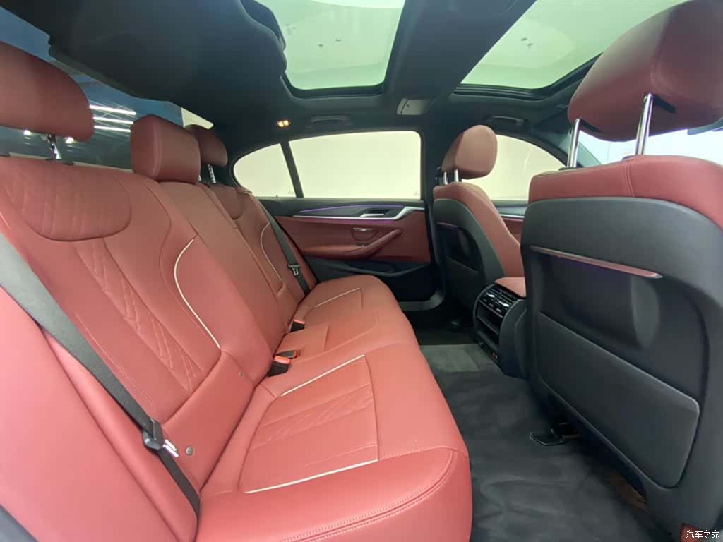 BMW 5 Series, 2021 24