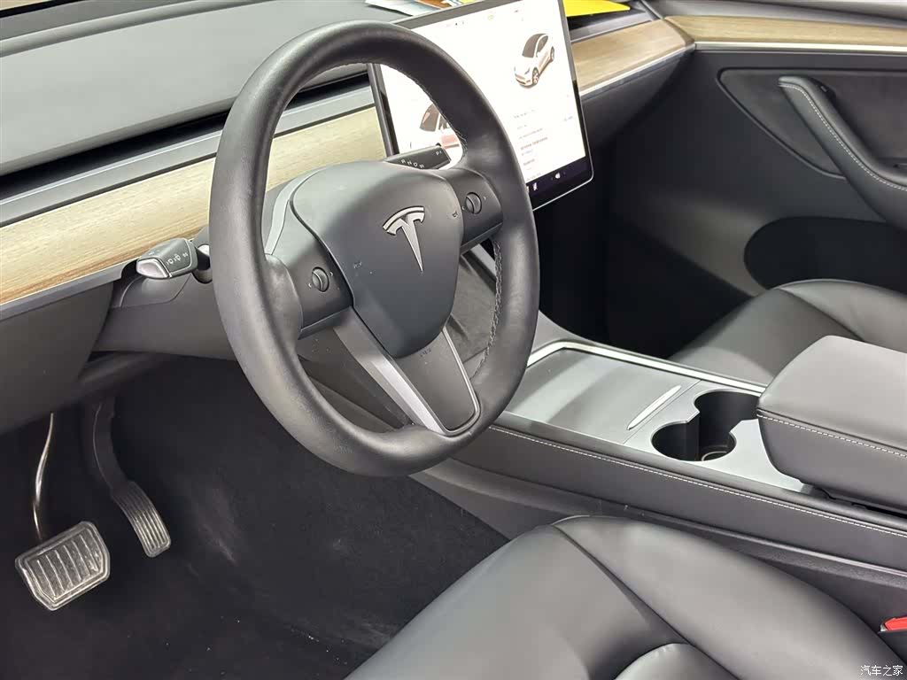 Tesla Model Y, 2022 14