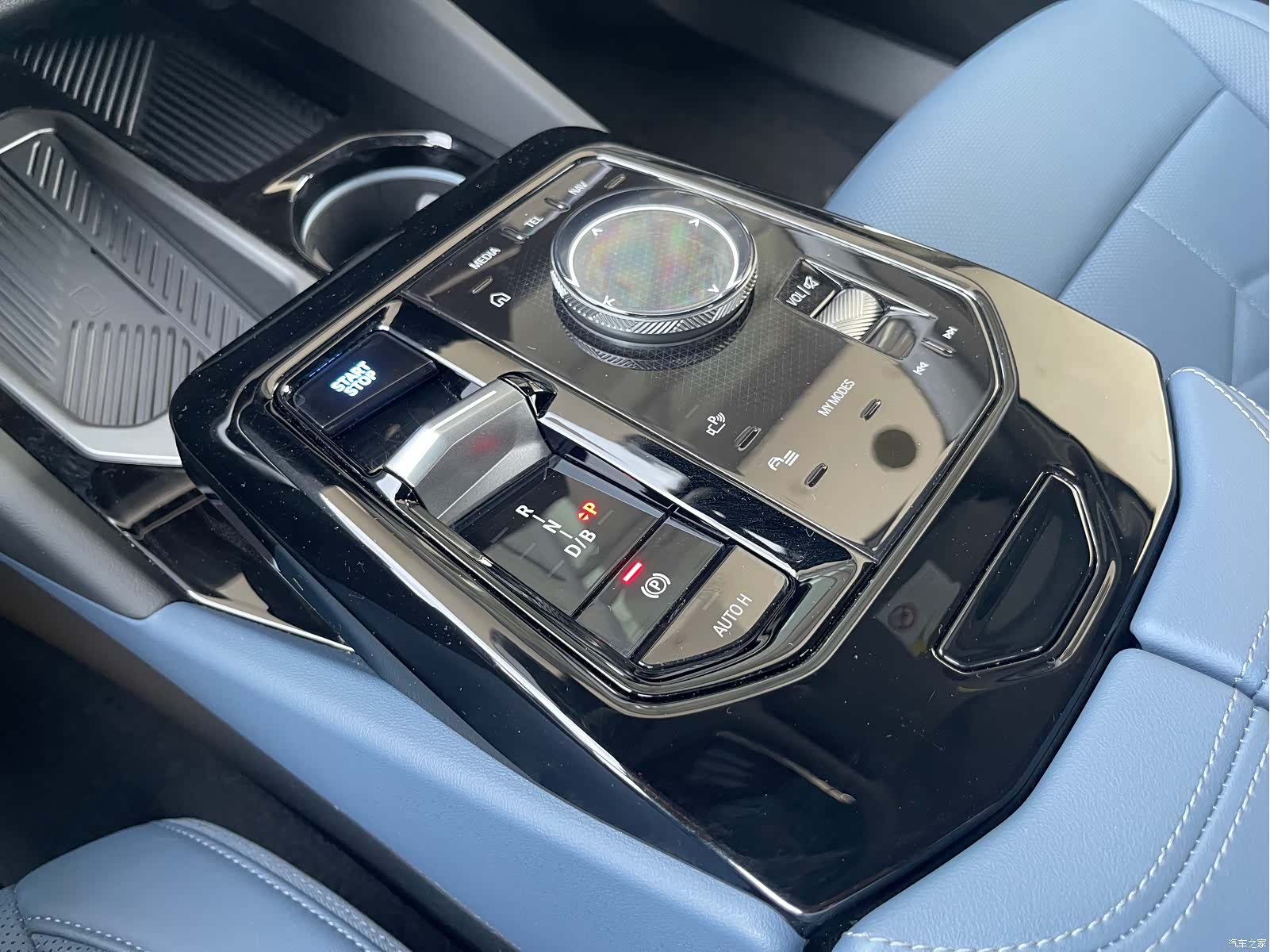 BMW i5, 2025 10