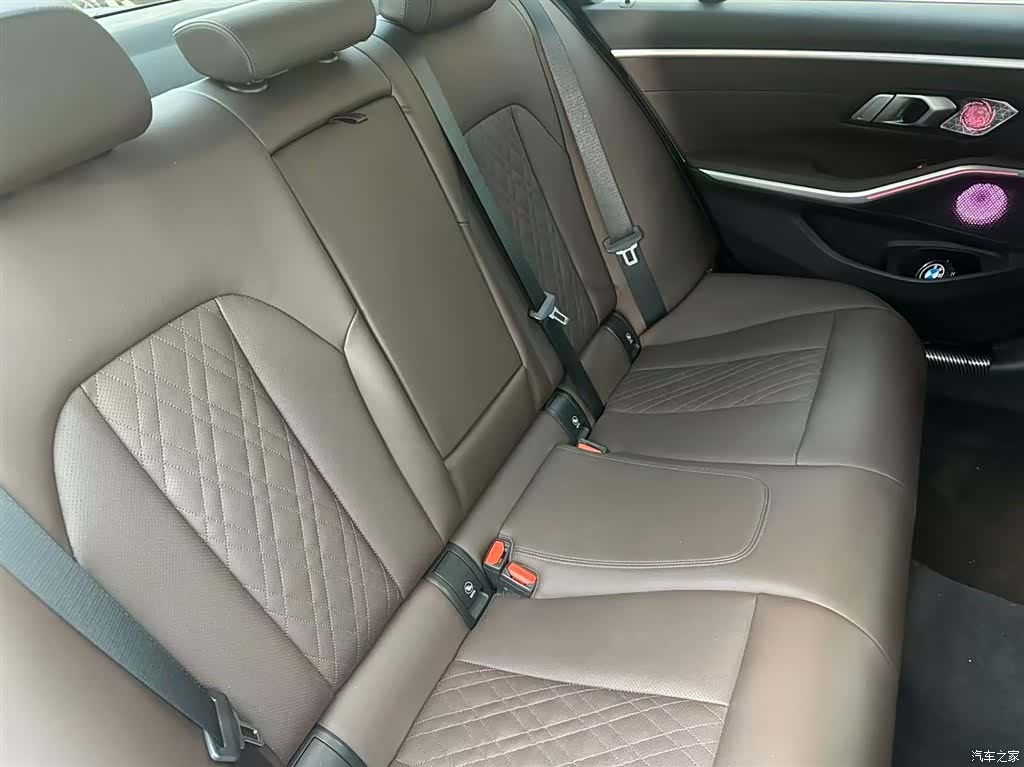 BMW 3 Series, 2024 10