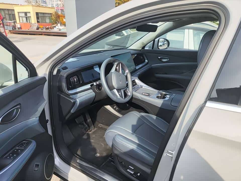 BYD Sea Lion 07 DM-i