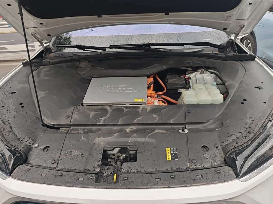 NIO ES6