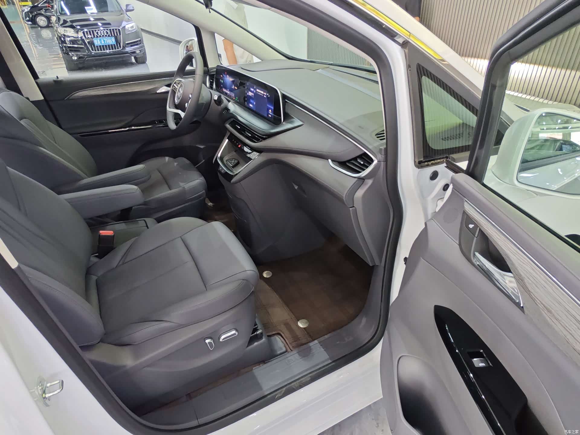 Buick GL8, 2026 6
