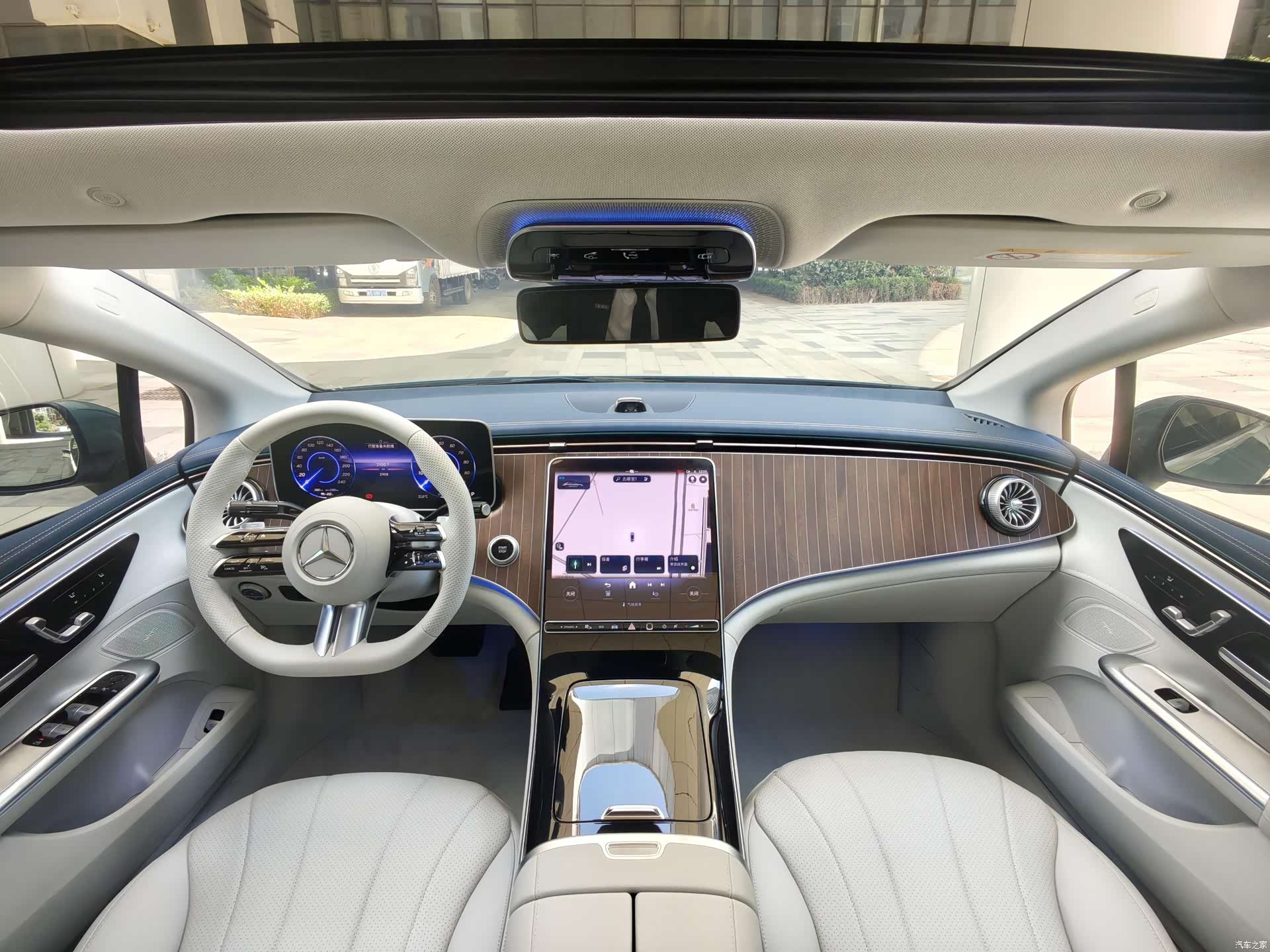 Mercedes-Benz EQE, 2026 26