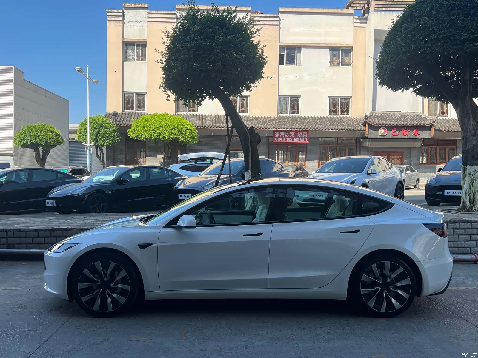 Tesla Model 3, 2023 4