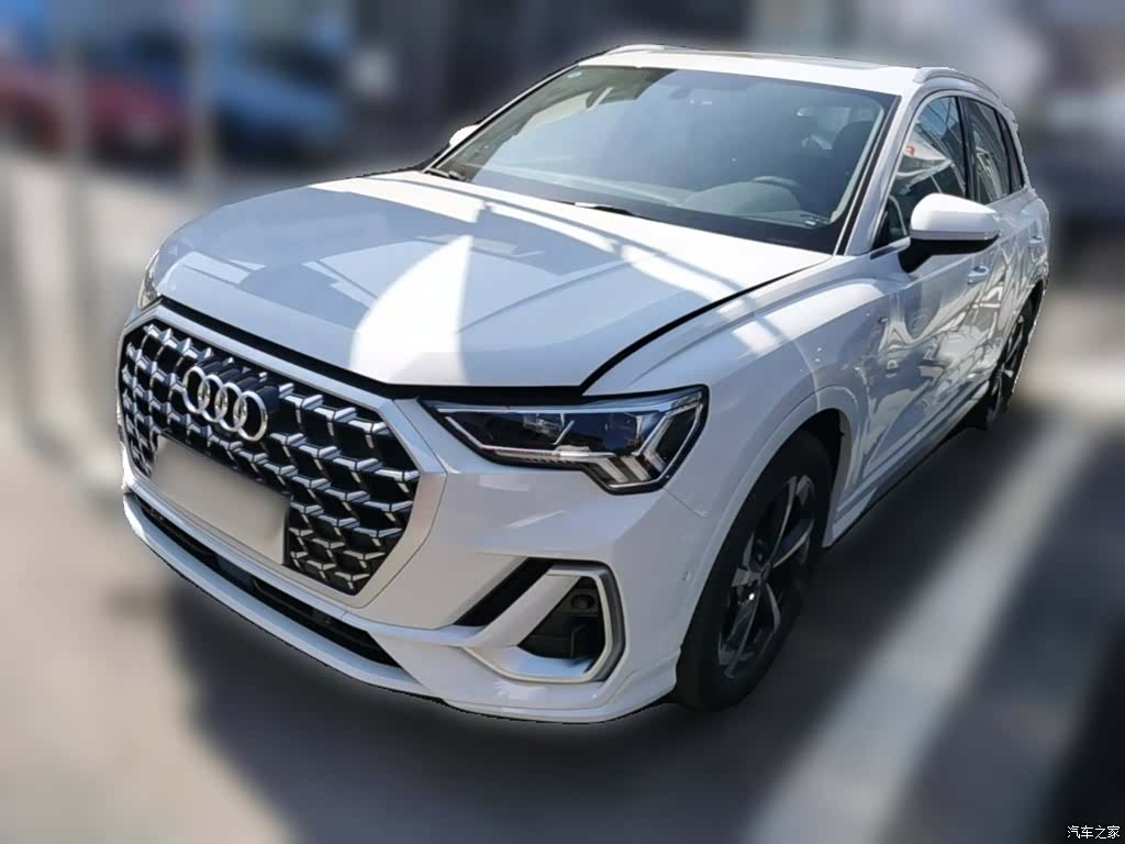 Audi Q3, 2025 1
